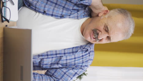 Vertical-video-of-Old-man-with-neck-pain.
